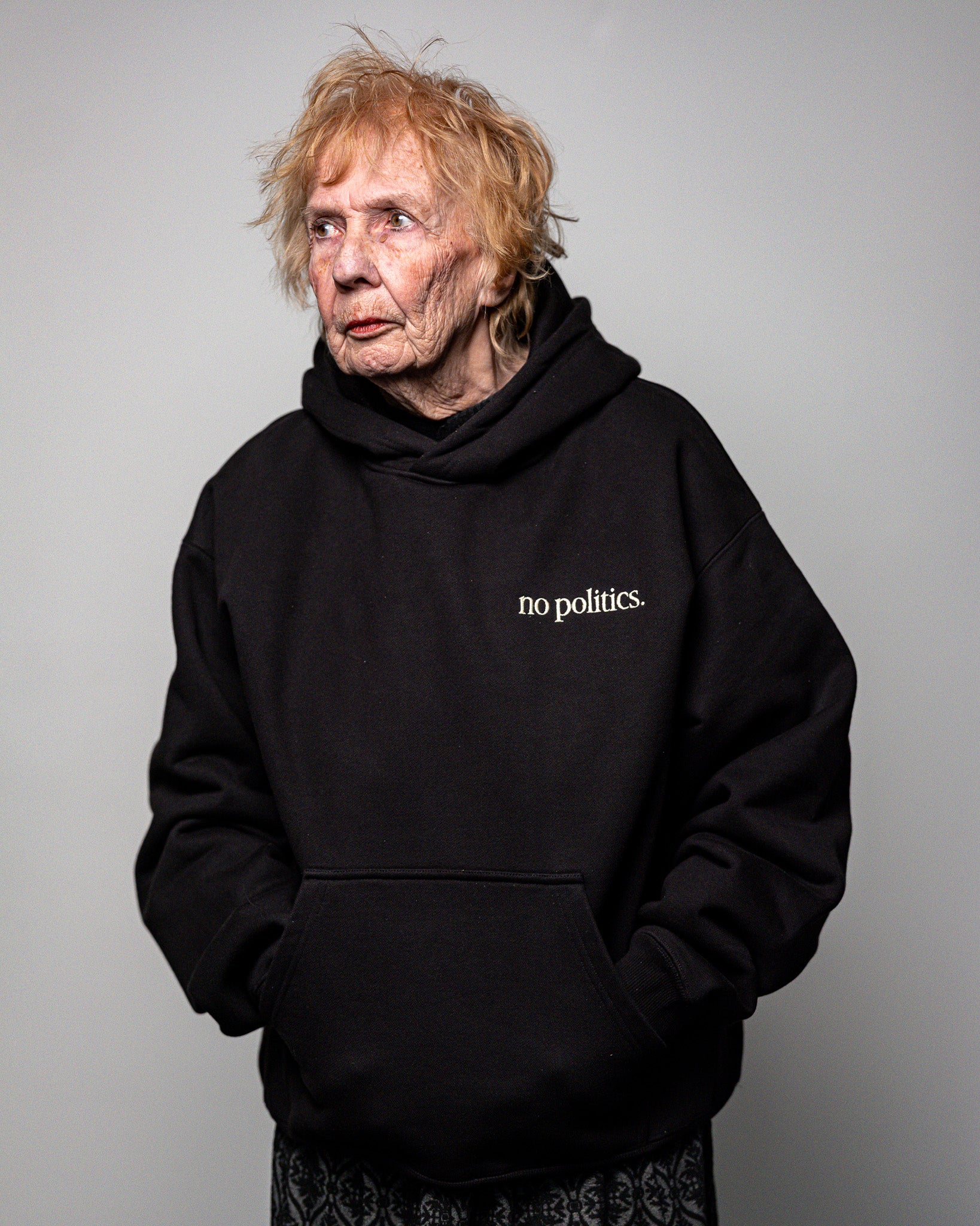 NO POLITICS HOODIE BLACK