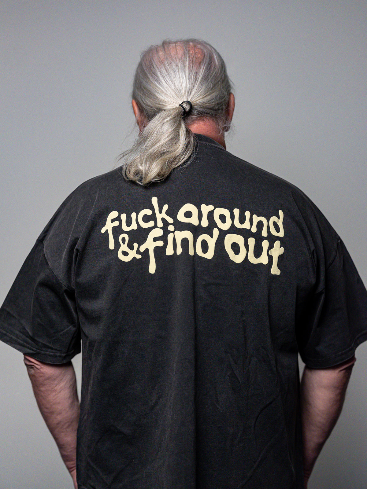 NO POLITICS T-SHIRT VINTAGE BLACK (ARCHIVE)